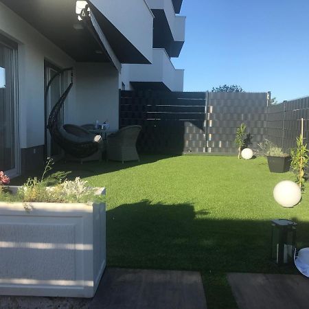 Hedonist-Luxury 2 Bedroom Apartment With Private Hot Tub, Garden And Free Parking تروغير المظهر الخارجي الصورة