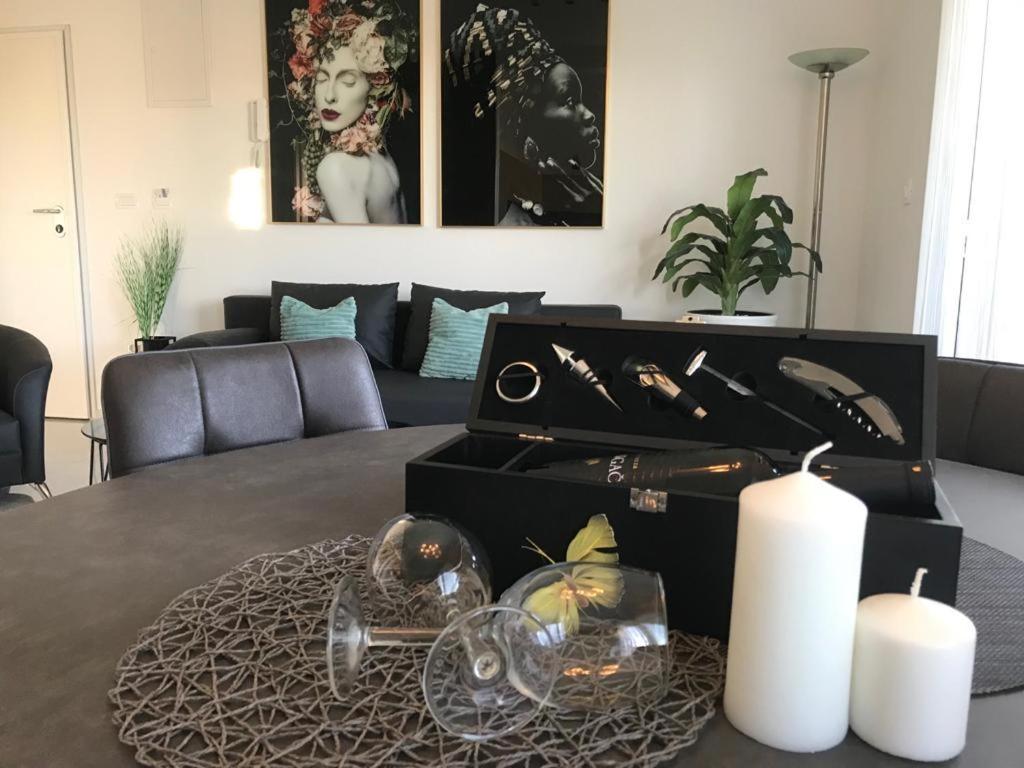 Hedonist-Luxury 2 Bedroom Apartment With Private Hot Tub, Garden And Free Parking تروغير المظهر الخارجي الصورة
