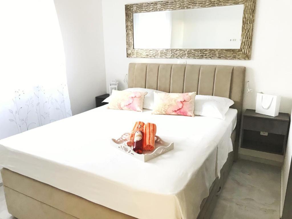 Hedonist-Luxury 2 Bedroom Apartment With Private Hot Tub, Garden And Free Parking تروغير المظهر الخارجي الصورة