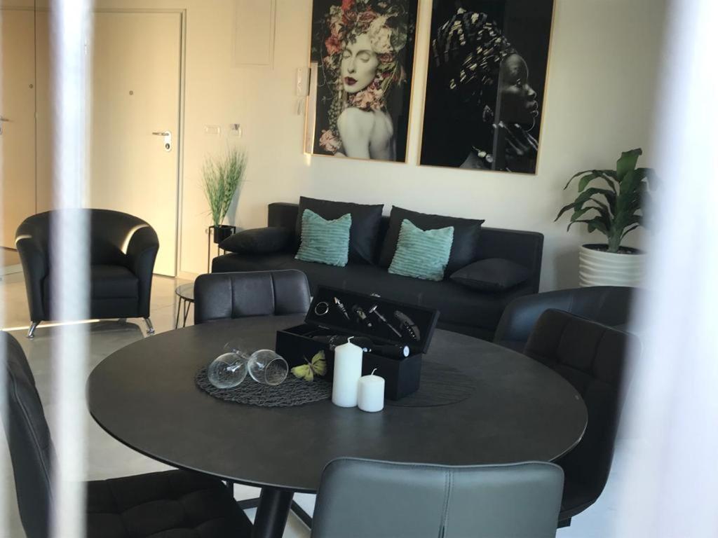 Hedonist-Luxury 2 Bedroom Apartment With Private Hot Tub, Garden And Free Parking تروغير المظهر الخارجي الصورة