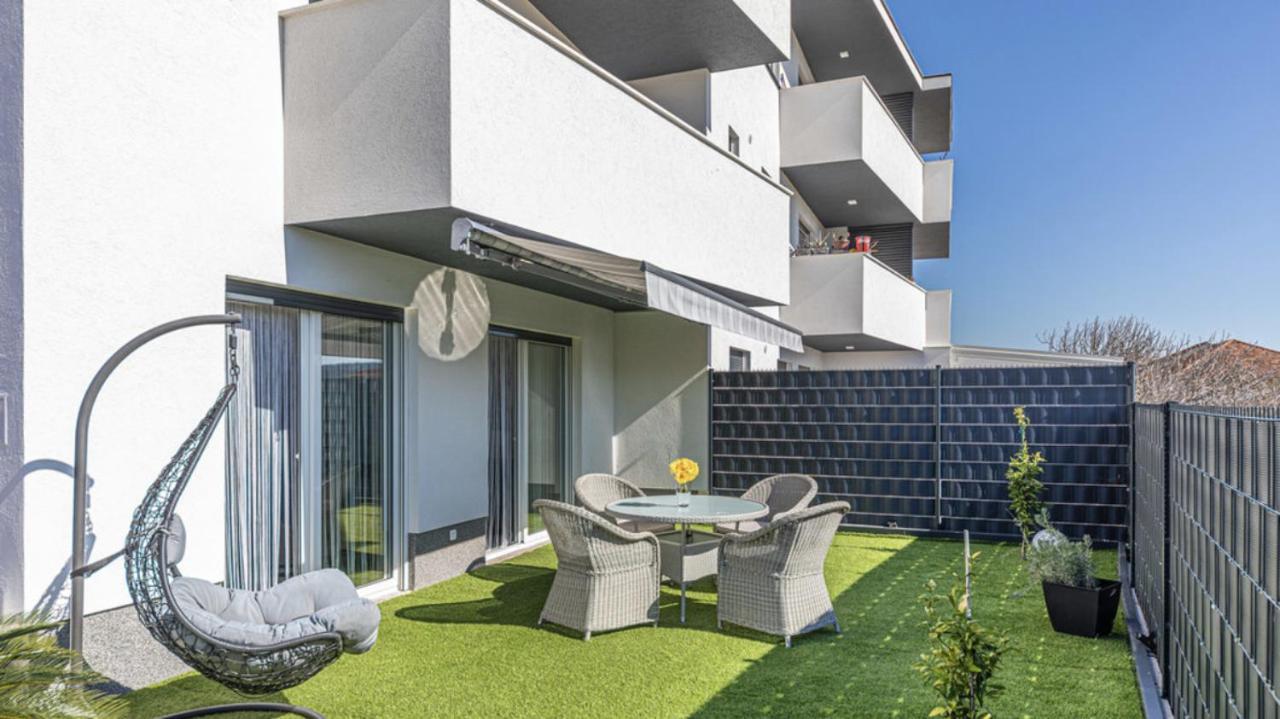 Hedonist-Luxury 2 Bedroom Apartment With Private Hot Tub, Garden And Free Parking تروغير المظهر الخارجي الصورة