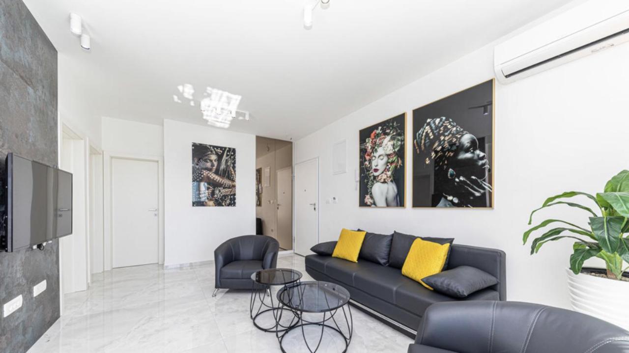 Hedonist-Luxury 2 Bedroom Apartment With Private Hot Tub, Garden And Free Parking تروغير المظهر الخارجي الصورة